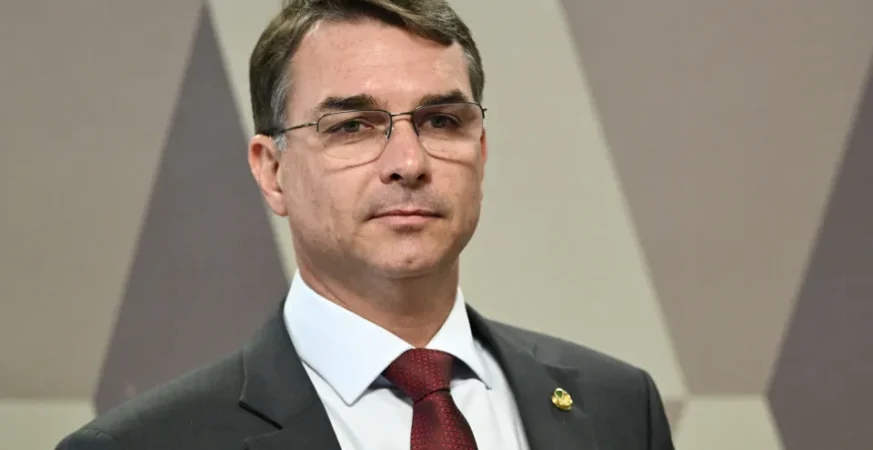 Publicitário amigo de Flávio Bolsonaro vai coordenar comunicação de campanha