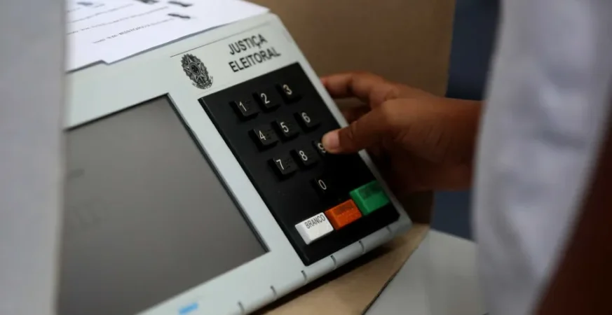 TSE faz novos testes de segurança na urna eletrônica
