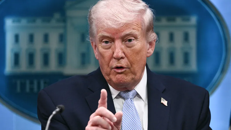 Trump afirma que os Estados Unidos receberão urânio enriquecido do Irã