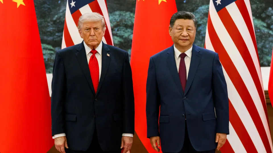 Trump diz que Xi ofereceu ajuda para reabrir Hormuz e negou apoio militar ao Irã
