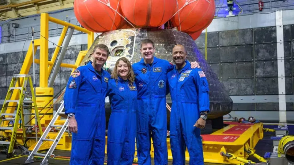 Astronautas da Artemis II usaram relógio feito com tecnologia desenvolvida pela USP