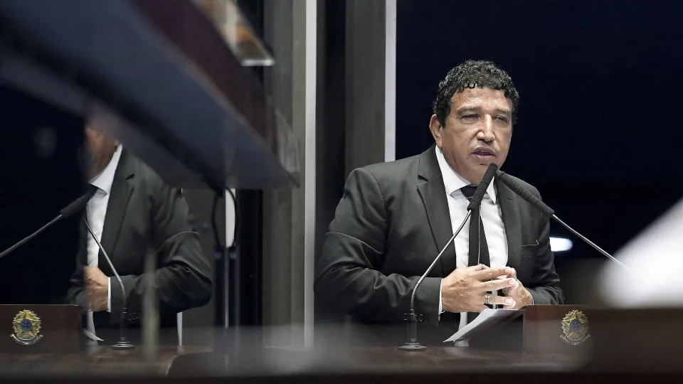Magno Malta registra boletim de ocorrência contra técnica de enfermagem após acusação
