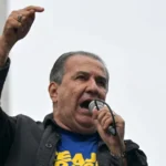 Malafaia diz ser alvo de perseguição do STF em culto ao lado de Flávio Bolsonaro no Rio