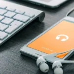 Quase metade das músicas enviadas diariamente são geradas por IA, diz Deezer
