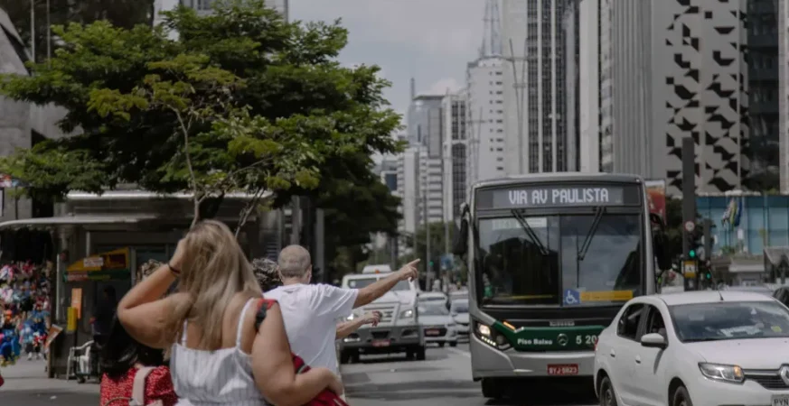 Calor continua em São Paulo até a chegada da frente fria, no fim de semana