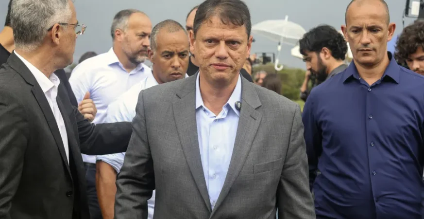 Explosão em SP: Tarcísio diz que moradores serão ressarcidos e que casas serão