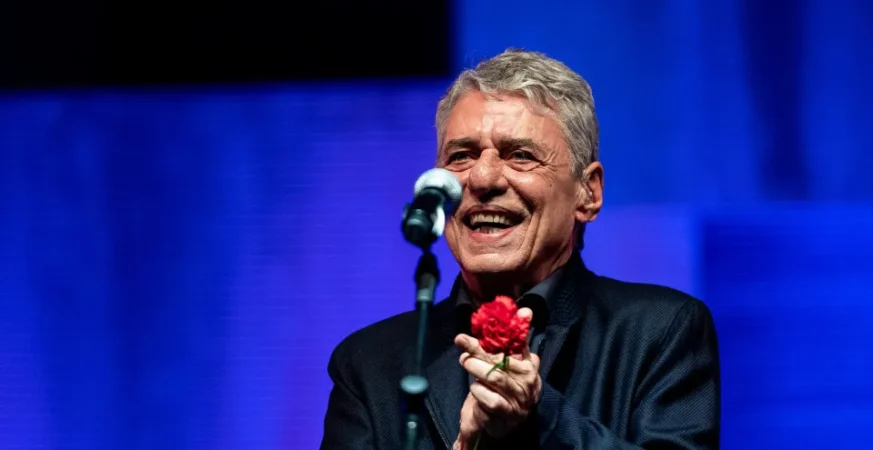 Justiça do Rio decide a favor de Chico Buarque contra a Meta