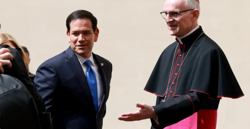 Secretário de Estado dos EUA chega ao Vaticano para encontrar o papa Leão 14