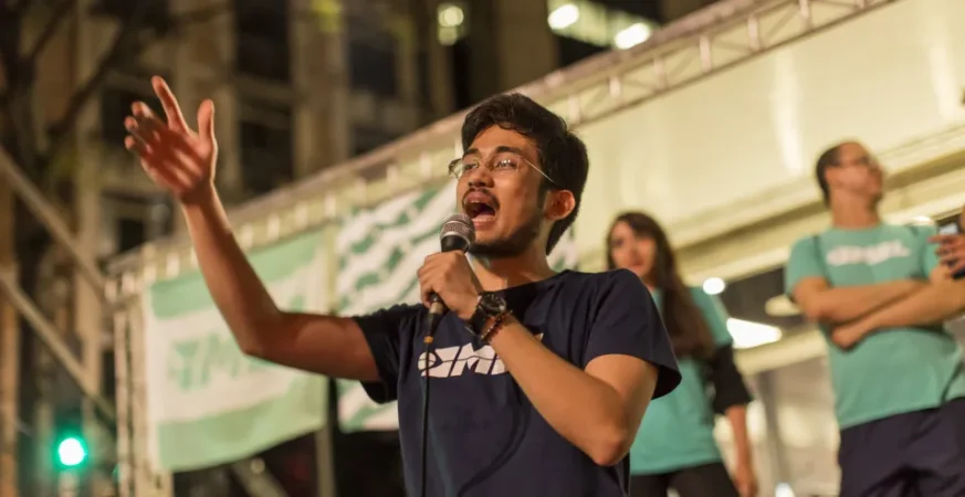 Kim Kataguiri diz que PM deveria “descer a borracha” em alunos da USP