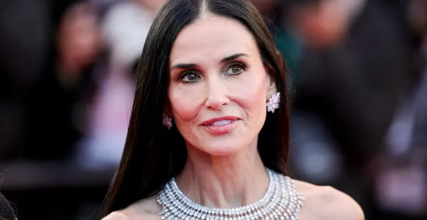 Demi Moore diz que combater IA em Hollywood é “batalha perdida”