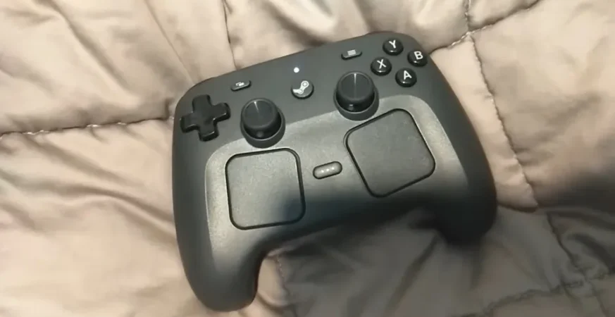 Novo controle da Valve grita quando cai no chão e viraliza; veja o vídeo