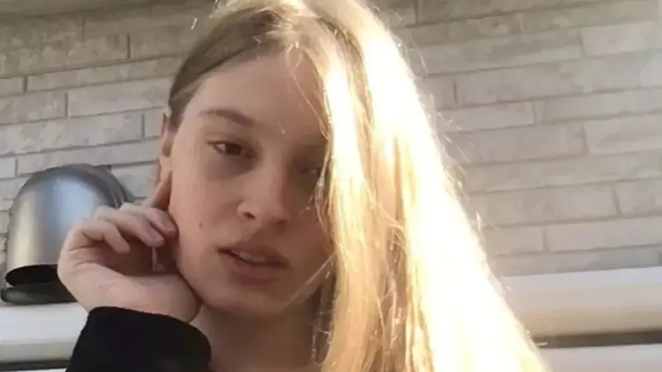 Filha trans de Elon Musk abandona entrevista após pergunta sobre pai