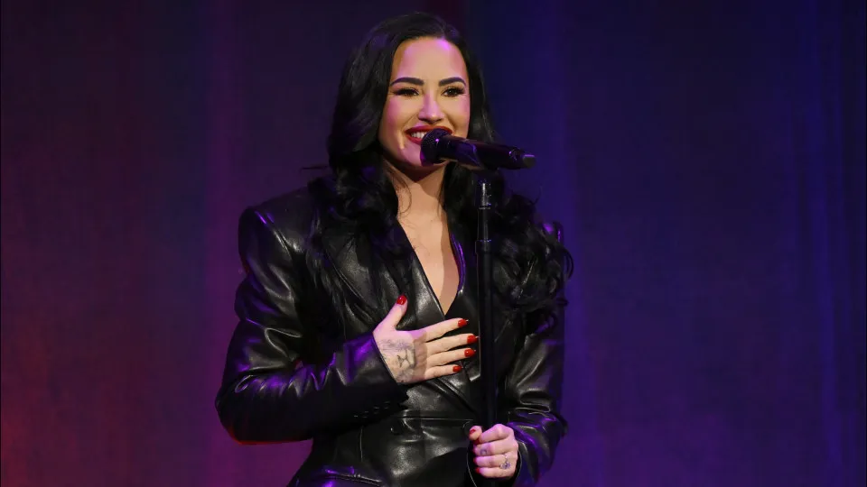 Campanha de Demi Lovato com Vini Jr. reacende lembranças de antiga amizade com Neymar