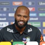 Brasil estreia na Copa com a camisa amarela e terá goleiro de vermelho contra a Escócia; veja