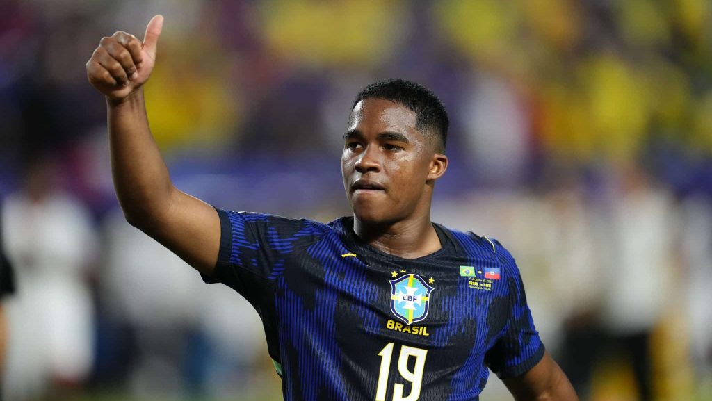 Endrick ultrapassa Raphinha e é o quarto brasileiro com mais seguidores na Copa
