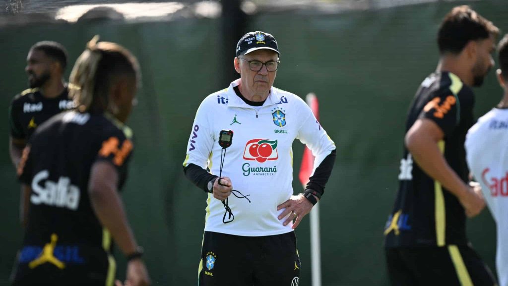 Neymar passa por novos exames e Ancelotti tem quatro baixas em reapresentação