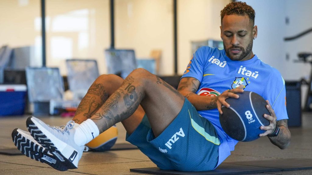 Neymar segue se recuperando e vive fase “Rocky Balboa” nos treinamentos