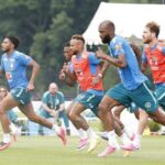 Seleção treina sem baixas e encaminha provável escalação para jogo contra o Japão