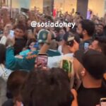 Sósia de Neymar causa tumulto e engana fãs em shopping nos EUA; veja