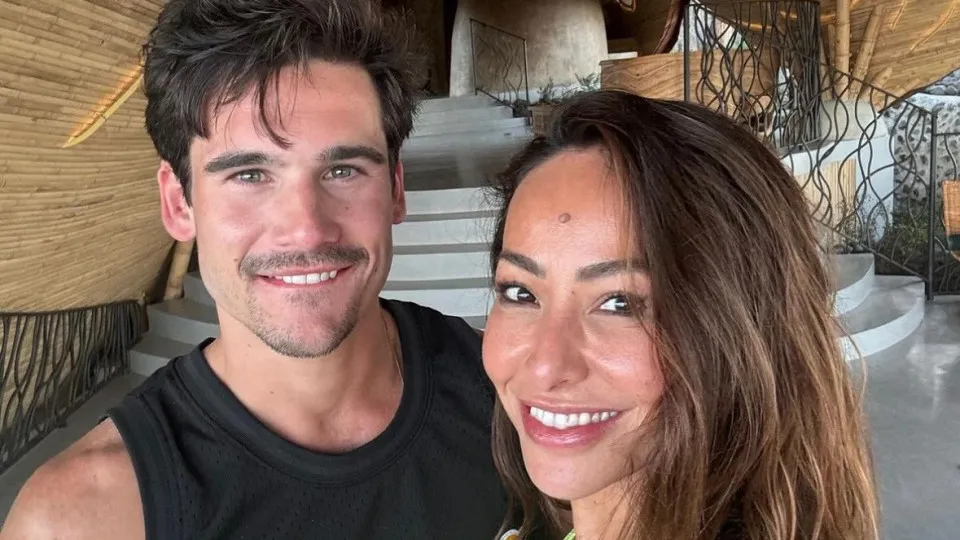 Sabrina Sato faz chá revelação e descobre o sexo do seu bebê