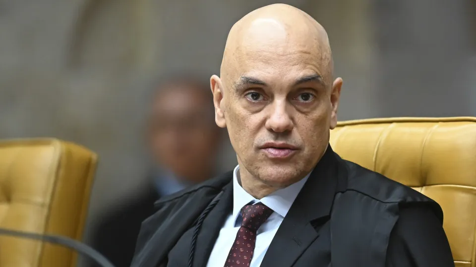 Defesa de Bolsonaro se reúne com Moraes em apelo por manutenção da domiciliar do ex-presidente