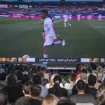 Ouviu celebrar o gol antes de o ver? Explicamos porquê (e como evitar)