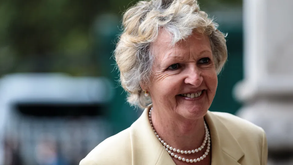 Morre Penelope Keith, atriz britânica da sitcom