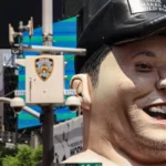 Protesto contra Grok e cetamina leva Musk inflável para ruas de NY