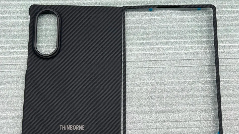 Imagens confirmam que Samsung vai revelar três celulares dobráveis