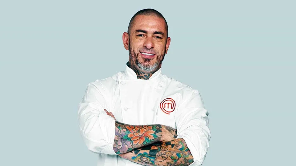 Henrique Fogaça revela detalhes acidente de moto e denuncia furto de aliança: