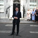Andy Burnham toma posse como premiê do Reino Unido e promete abrigar sem-teto
