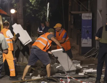 Ucrânia: 10 mortos e 20 feridos em ataques russos e ucranianos