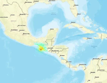 Terremoto de magnitude 7,3 é registrado no México; há alerta de tsunami