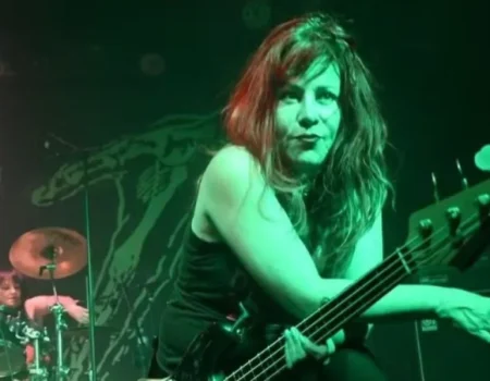 Morre Jennifer Finch, da banda L7, 5 dias após revelar câncer agressivo