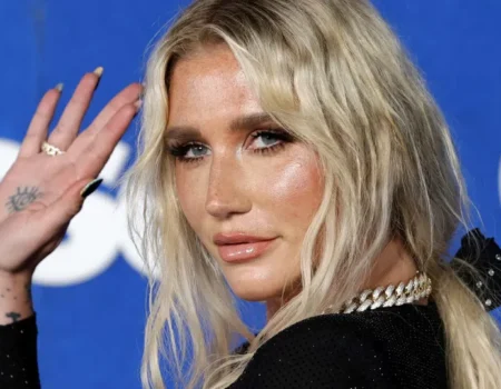Kesha conta que coleciona dentes humanos e diz que isso