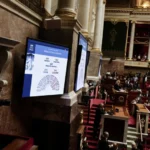 França aprova lei que legaliza a eutanásia e o suicídio assistido