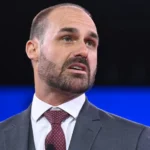 PF encerra processo e decide demitir Eduardo Bolsonaro por abandono de cargo