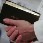 Padre é nomeado exorcista em SP, e arquidiocese cita necessidades espirituais