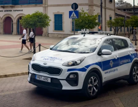 Pai é preso após filho cair de 4º andar e morrer durante brincadeira