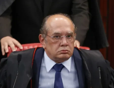Gilmar Mendes manda restabelecer aposentadoria especial a ex-governador Requião
