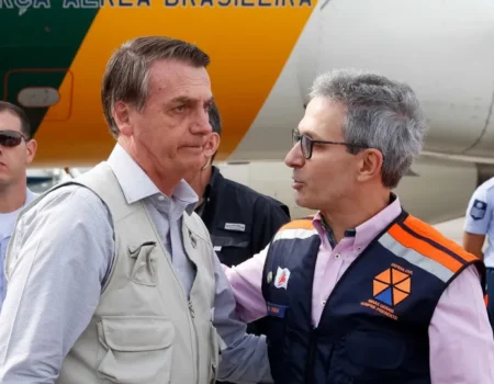 Zema diz ser contra golpe, se distancia de Bolsonaro e defende anistia