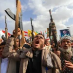 Houthis atacam Arábia Saudita e ameaçam fechar mar Vermelho após bombardeio