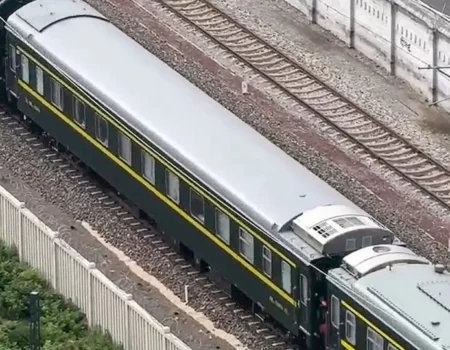 Mãe salva filha segundos antes de morrer atropelada por trem na Alemanha