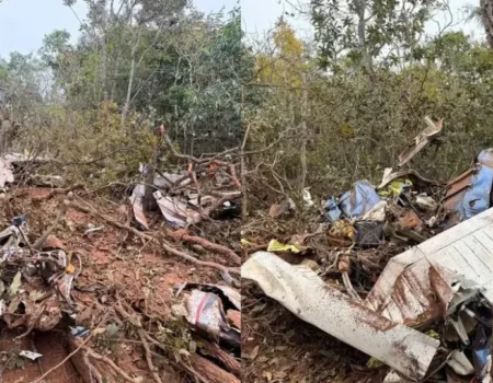 Avião cai e deixa piloto e passageira mortos em Campo Grande
