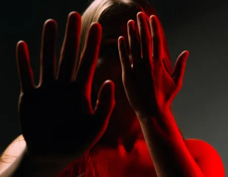Espanha: 16 presos e 26 mulheres libertadas de rede de prostituição