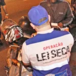 Brasil aplica 23 multas de lei seca por hora, aponta levantamento