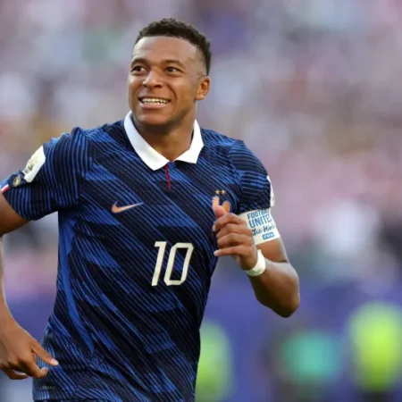 Kylian Mbappé retorna à franquia EA Sports FC como estrela da capa do jogo