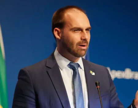 Eduardo pede rompimento de Flavio com Novo por fala de Zema sobre Vorcaro