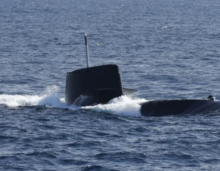 China lança míssil de submarino pela 1ª vez em 44 anos