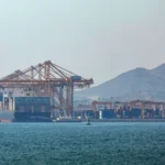 Estados Unidos restabelecem bloqueio a portos iranianos